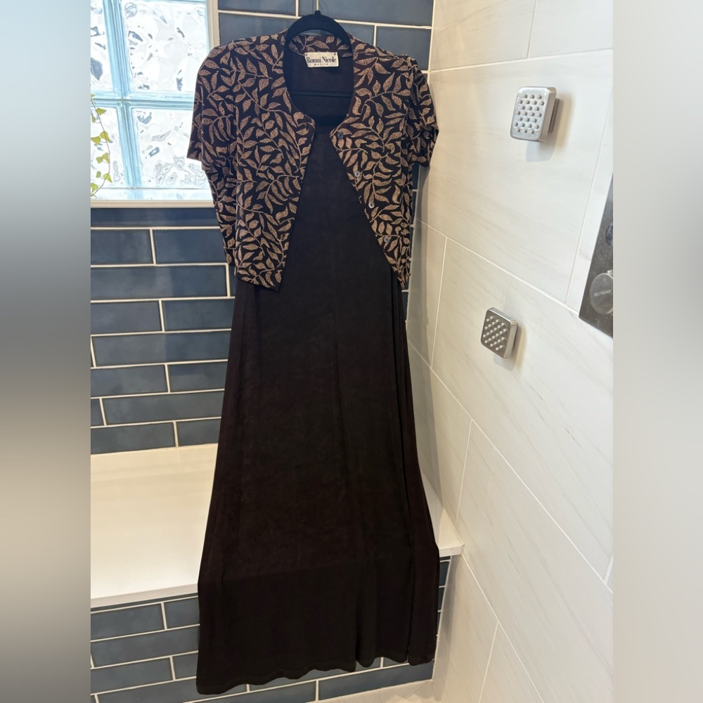 Ronni Nicole Black and Brown Leaf Pattern Maxi Dress